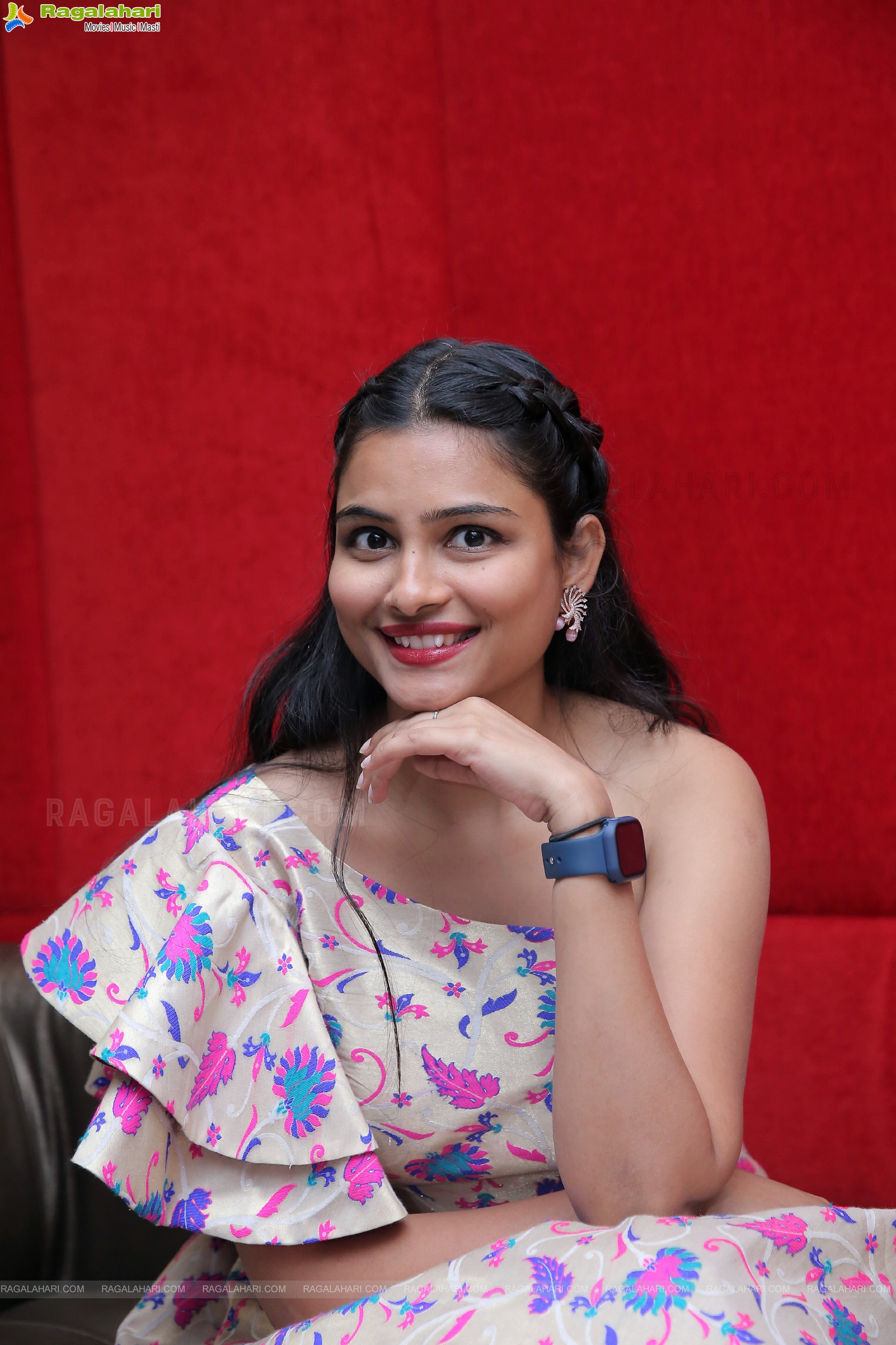 Priya Inturu Latest Photoshoot Stills, HD Photo Gallery