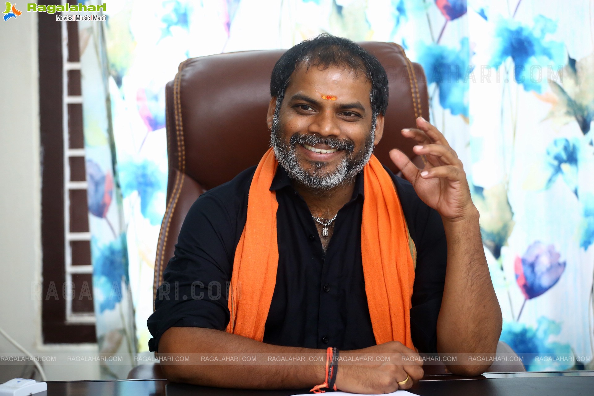 Director Rajasekar Reddy Pulicherla Stills at Gaalodu Movie Interview