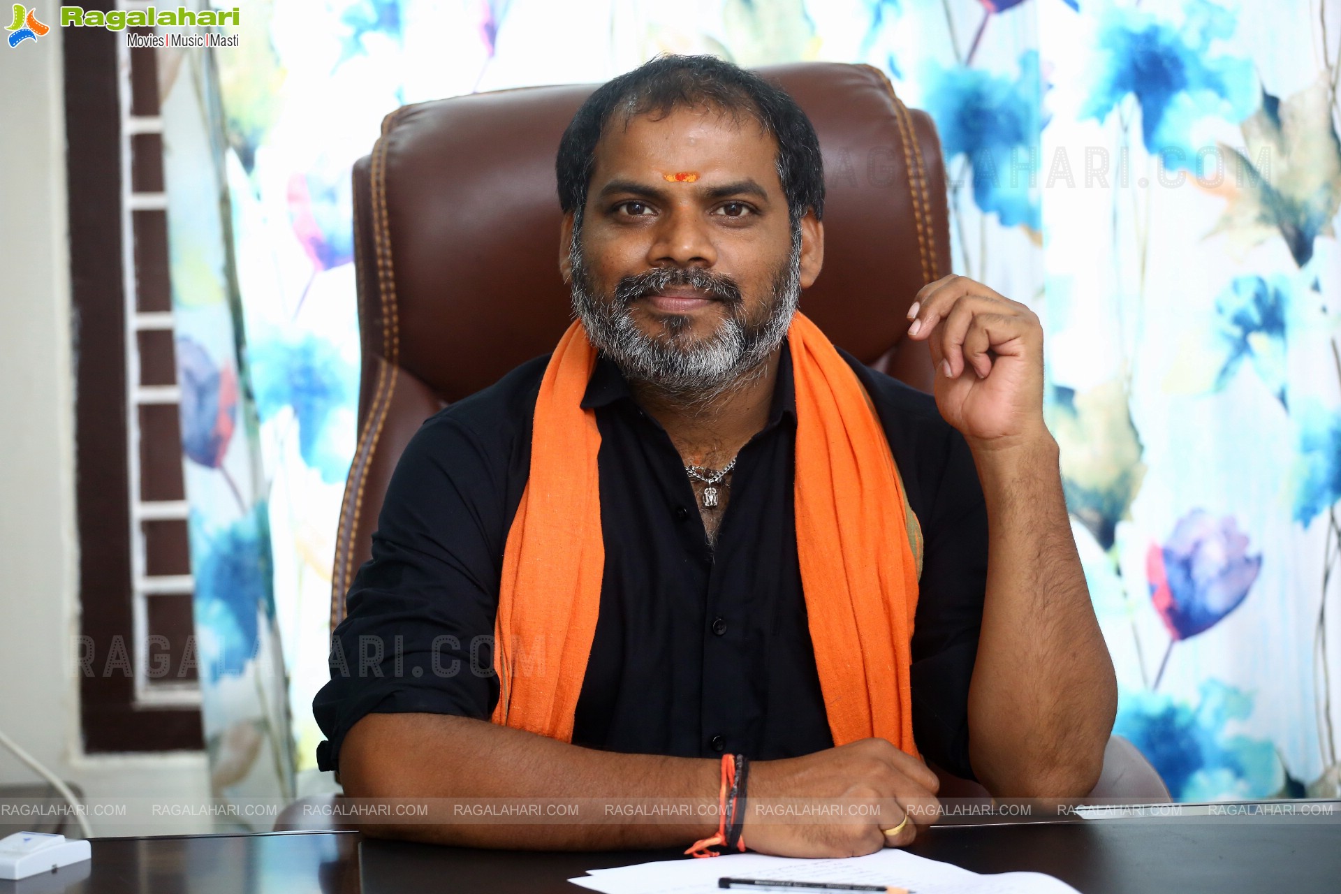 Director Rajasekar Reddy Pulicherla Stills at Gaalodu Movie Interview