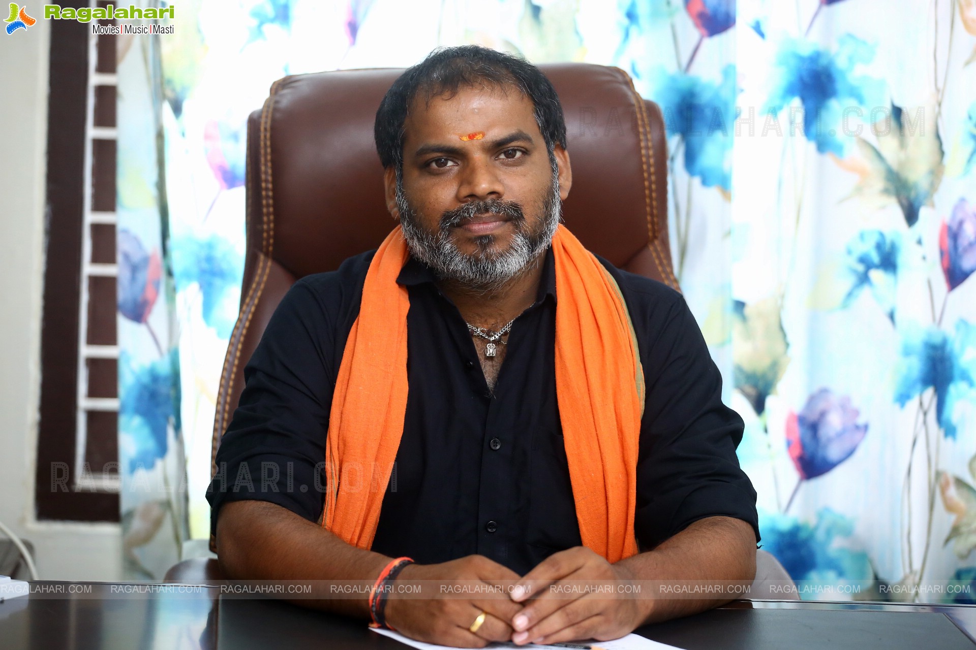 Director Rajasekar Reddy Pulicherla Stills at Gaalodu Movie Interview