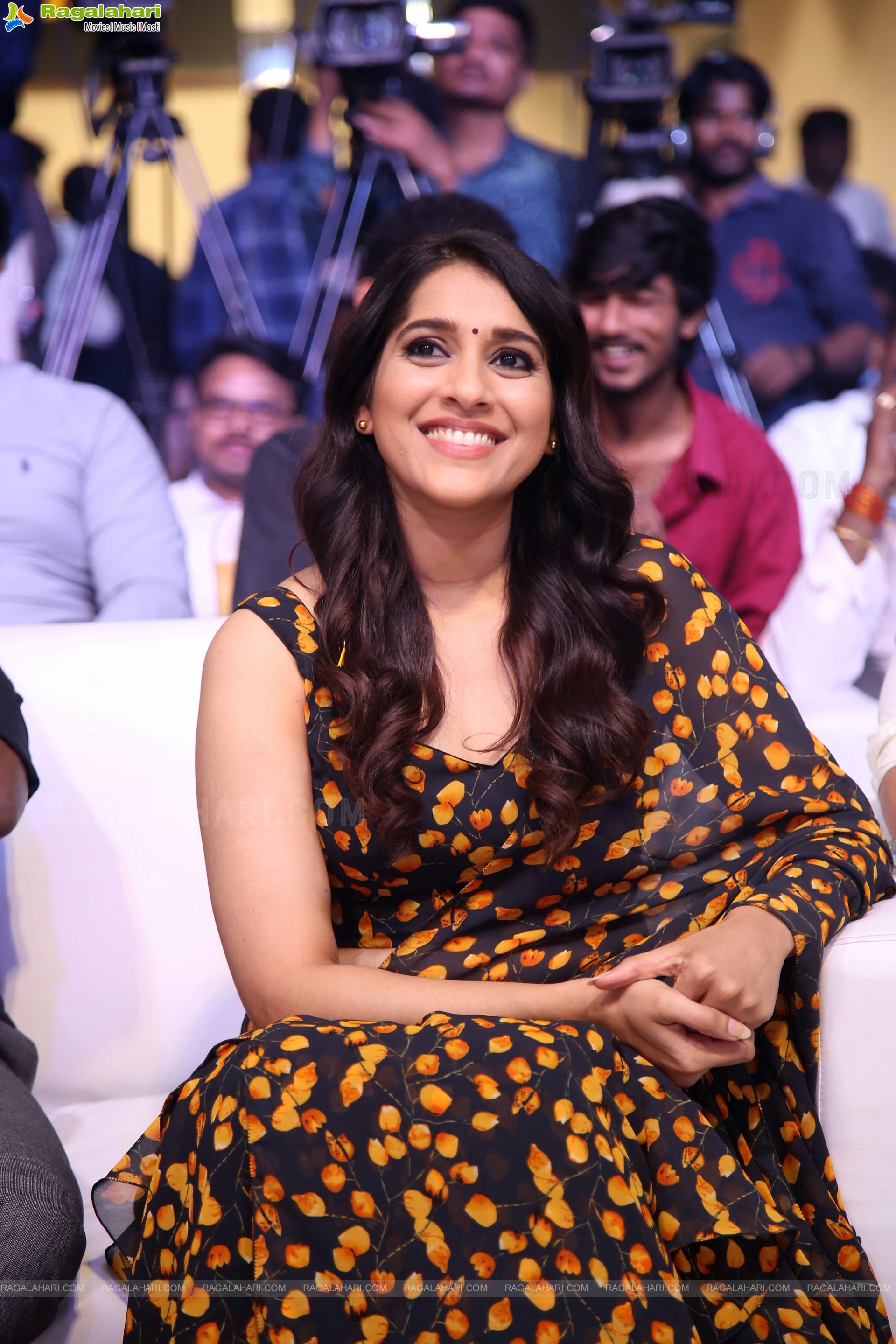 Rashmi Gautam at Bomma Blockbuster Movie Pre-Release Event, HD Photo Gallery