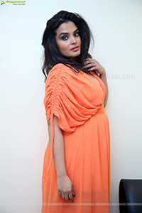 Sarayu Roy at Thaggede Le Pre-Release Event