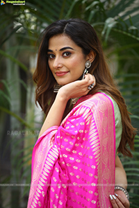 Stefy Patel at Cheppalani Undi Movie Trailer Launch