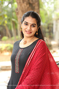 Aparna Janardanan at Narakasura Thanks Meet, HD Gallery