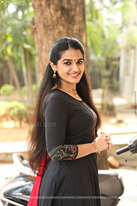 Aparna Janardanan at Narakasura Thanks Meet, HD Gallery