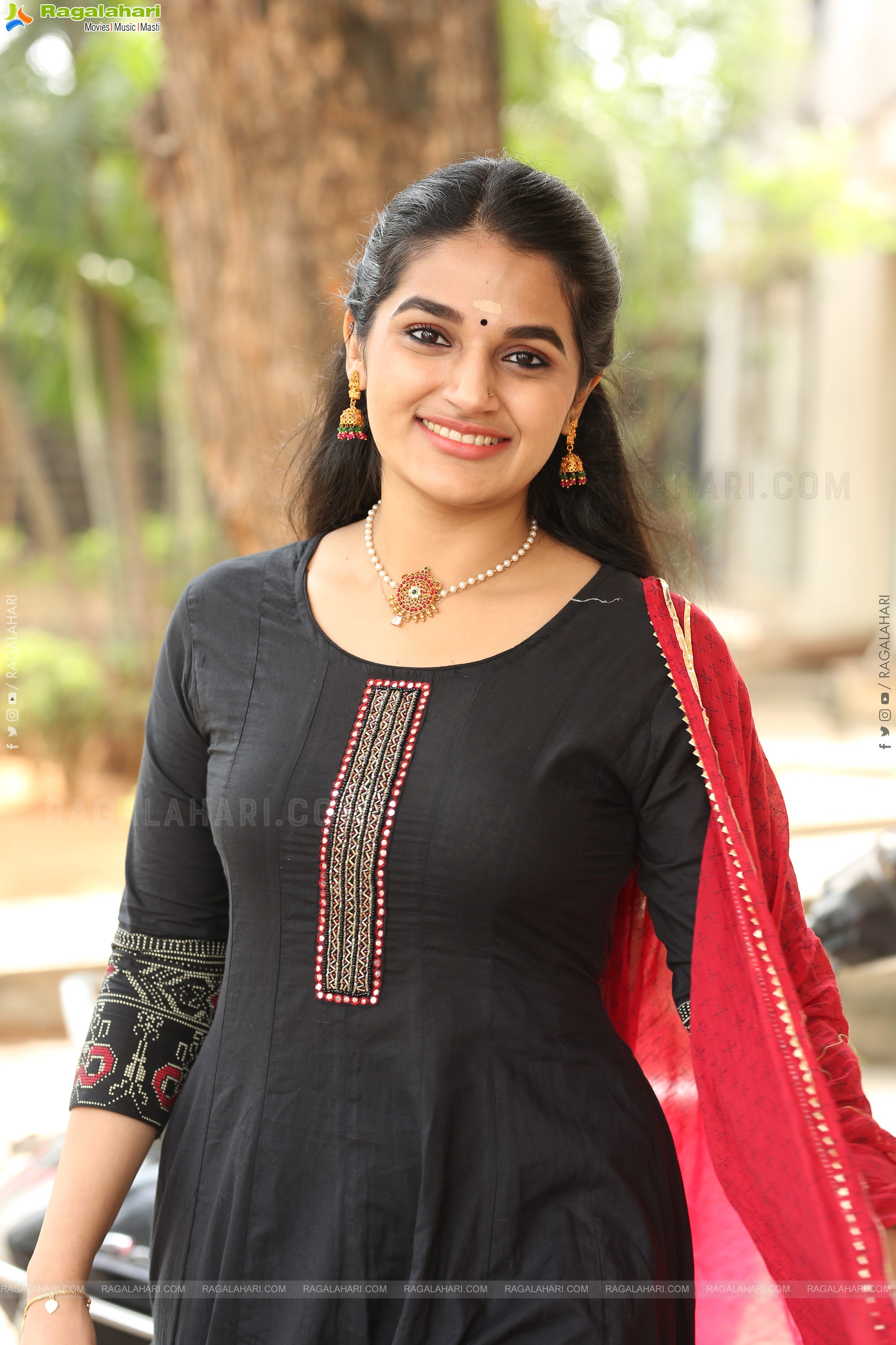 Aparna Janardanan at Narakasura Thanks Meet, HD Gallery