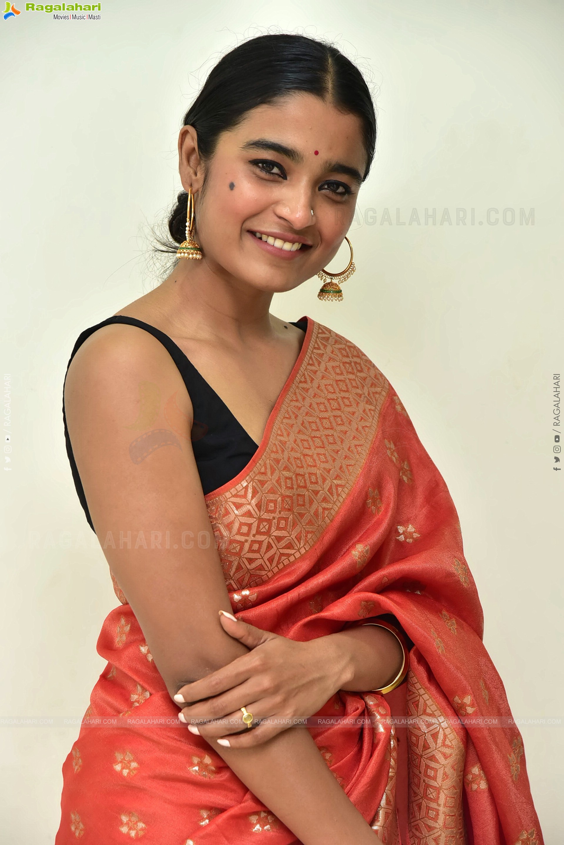 Chaitra Achar at Sapta Sagaralu Dhaati -Side B Press Meet, HD Gallery