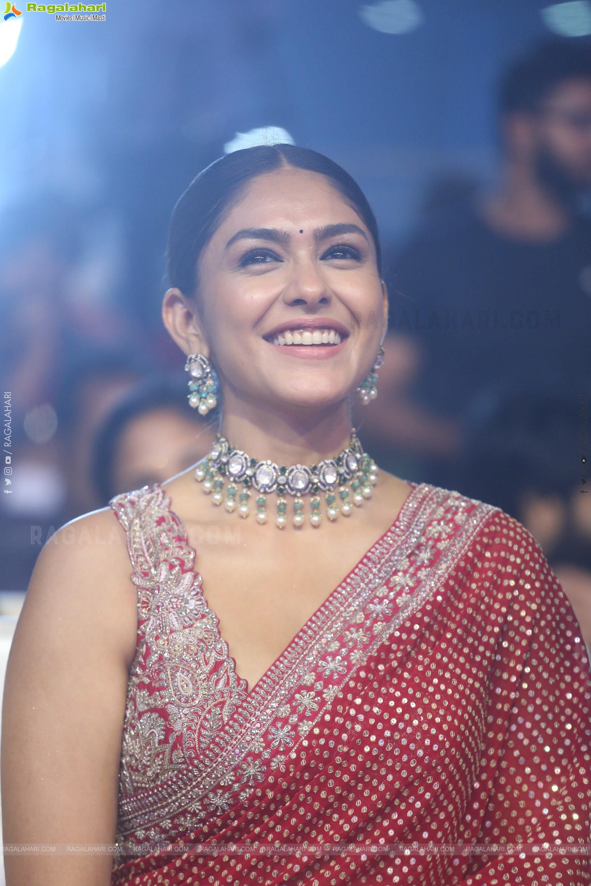 Mrunal Thakur at Hi Nanna Pre Release Event, HD Gallery