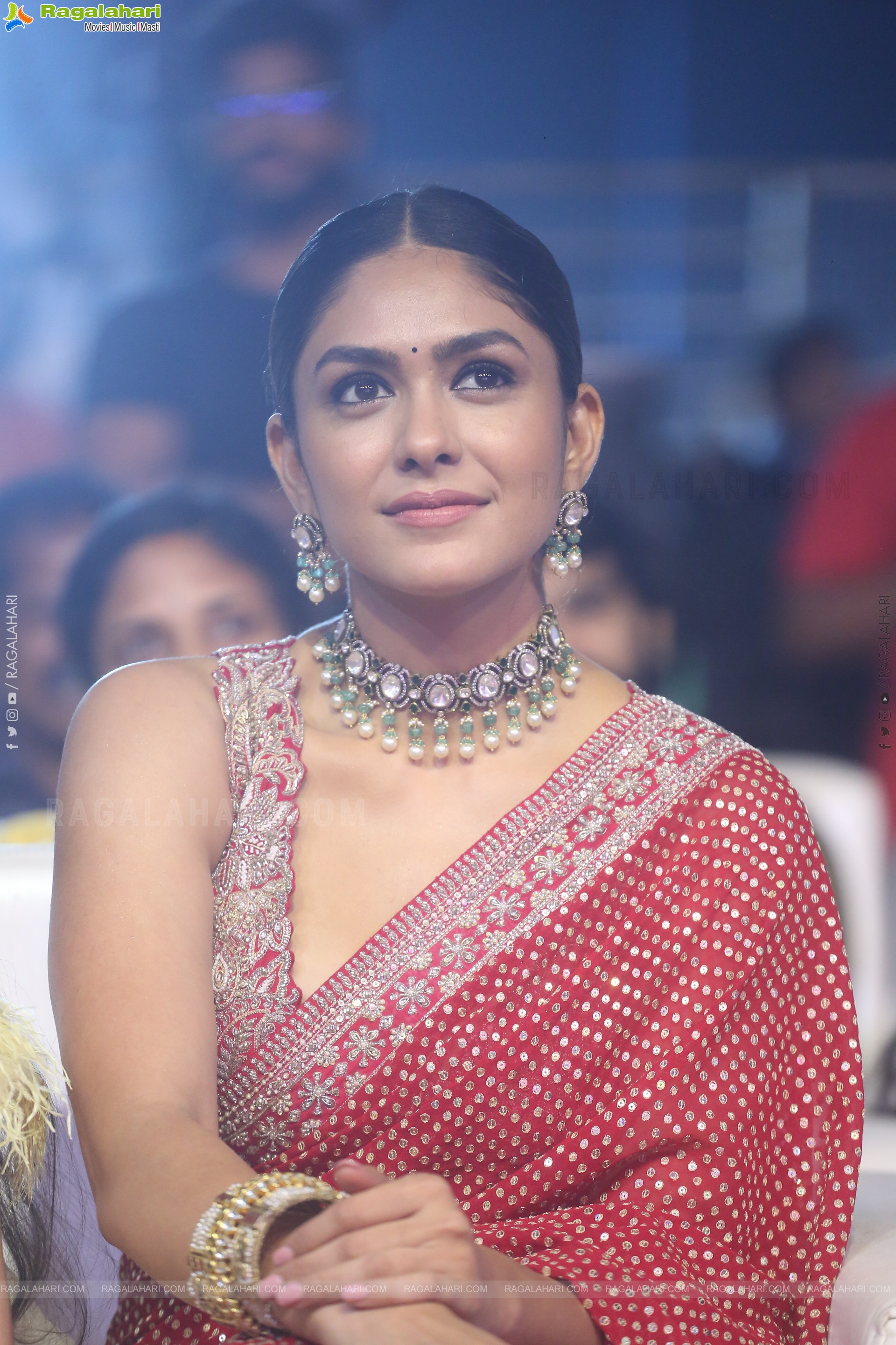 Mrunal Thakur at Hi Nanna Pre Release Event, HD Gallery