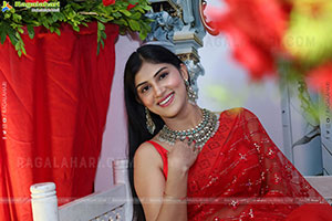 Aparna Reddy stills in Red Saree, HD Gallery