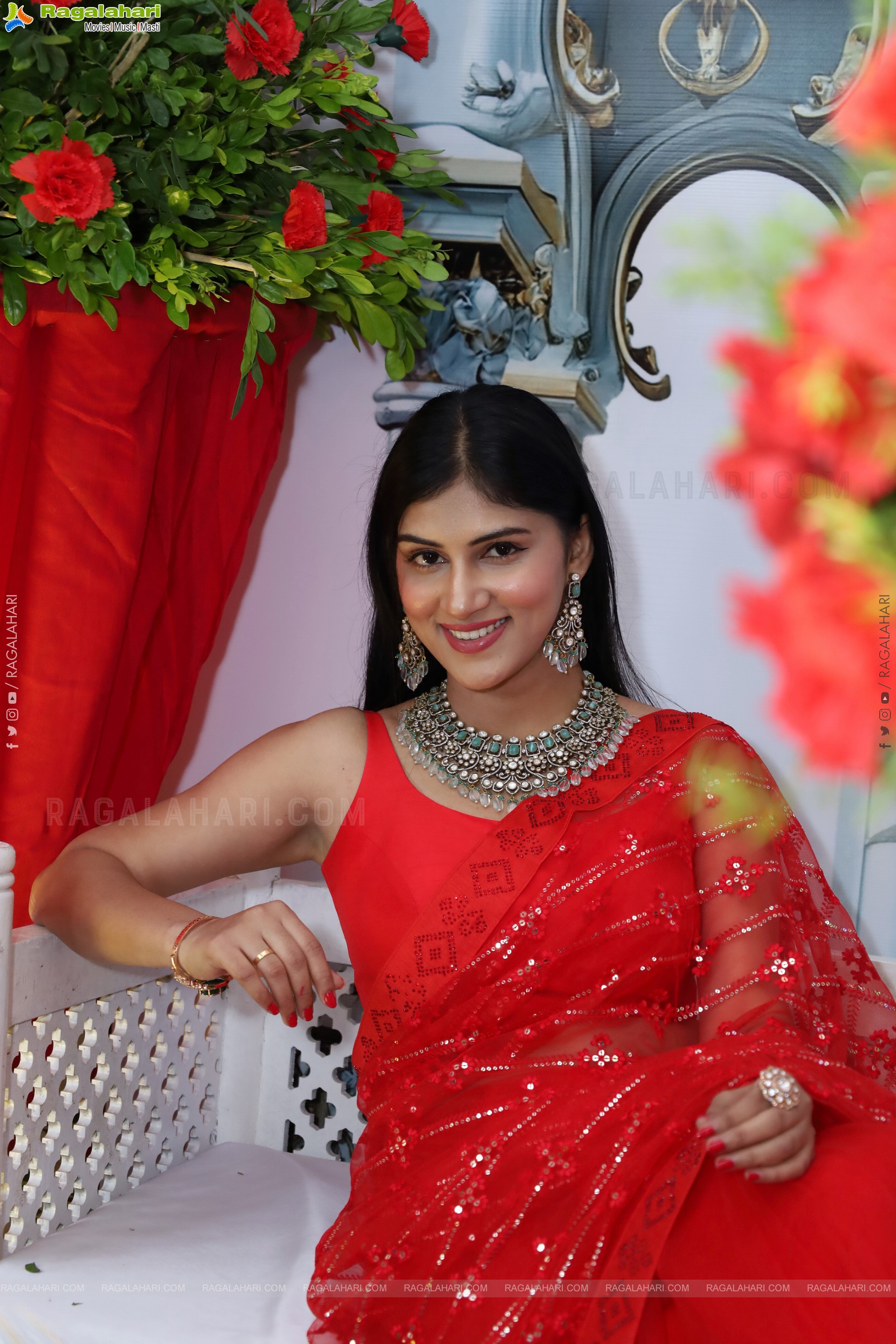 Aparna Reddy stills in Red Saree, HD Gallery