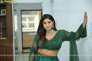 Chandni Bhagwanani Latest Stills, HD Gallery