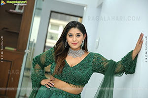 Chandni Bhagwanani Latest Stills, HD Gallery