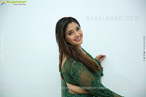 Chandni Bhagwanani Latest Stills, HD Gallery