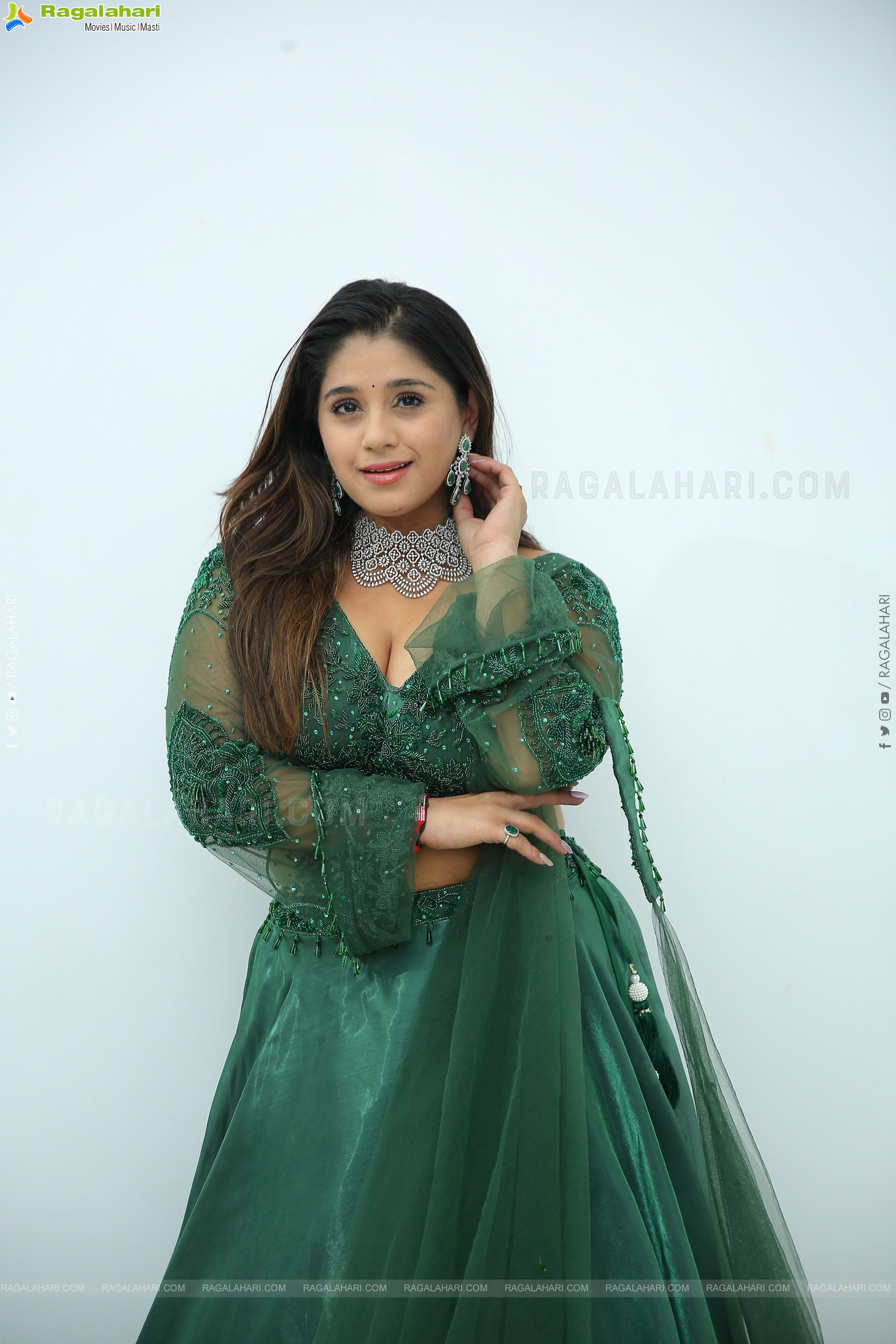 Chandni Bhagwanani Latest Stills, HD Gallery