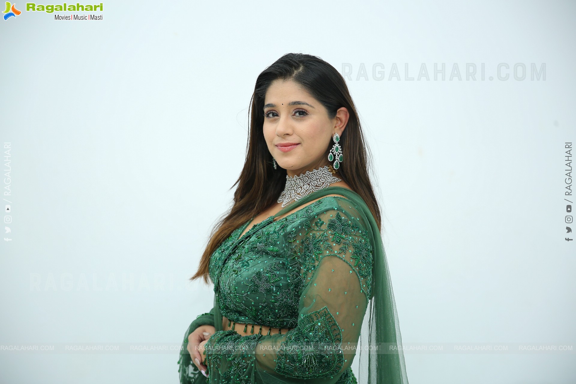 Chandni Bhagwanani Latest Stills, HD Gallery