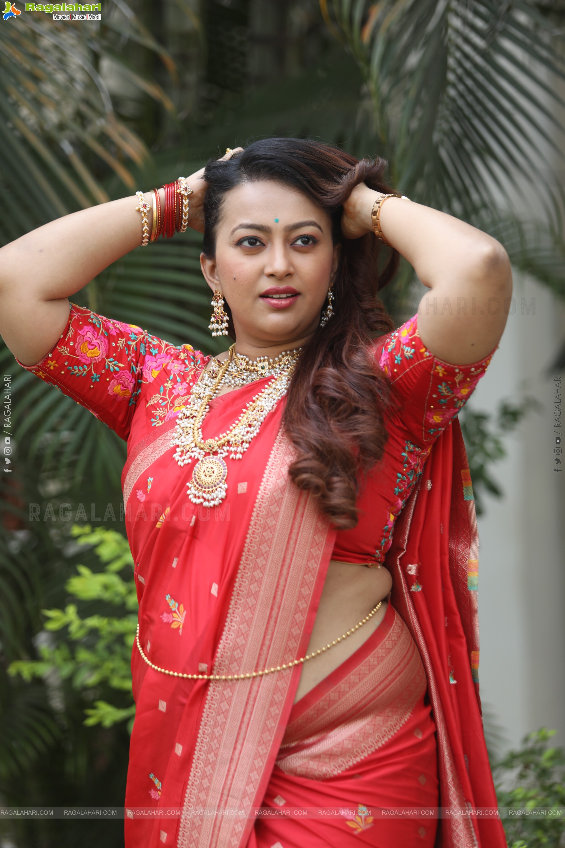 Ester Noronha Latest Photoshoot Stills, HD Gallery