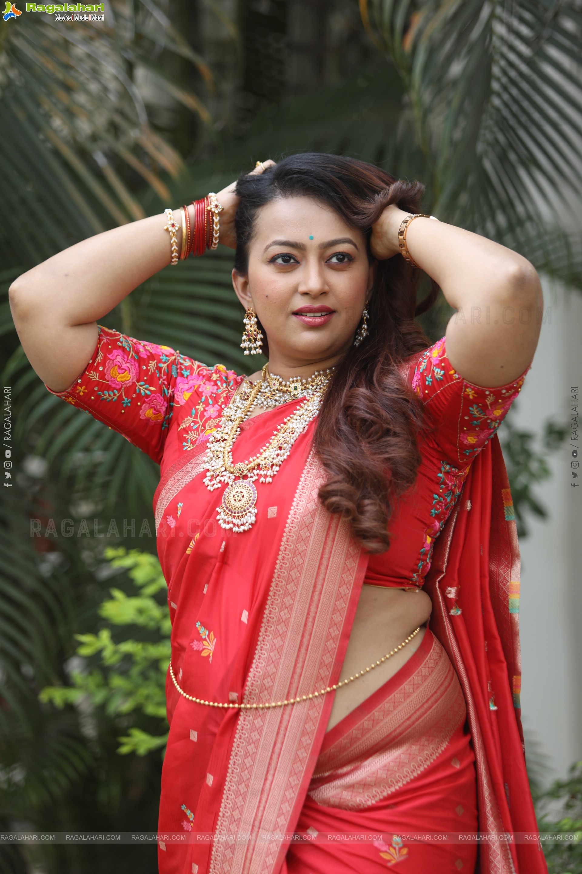 Ester Noronha Latest Photoshoot Stills, HD Gallery