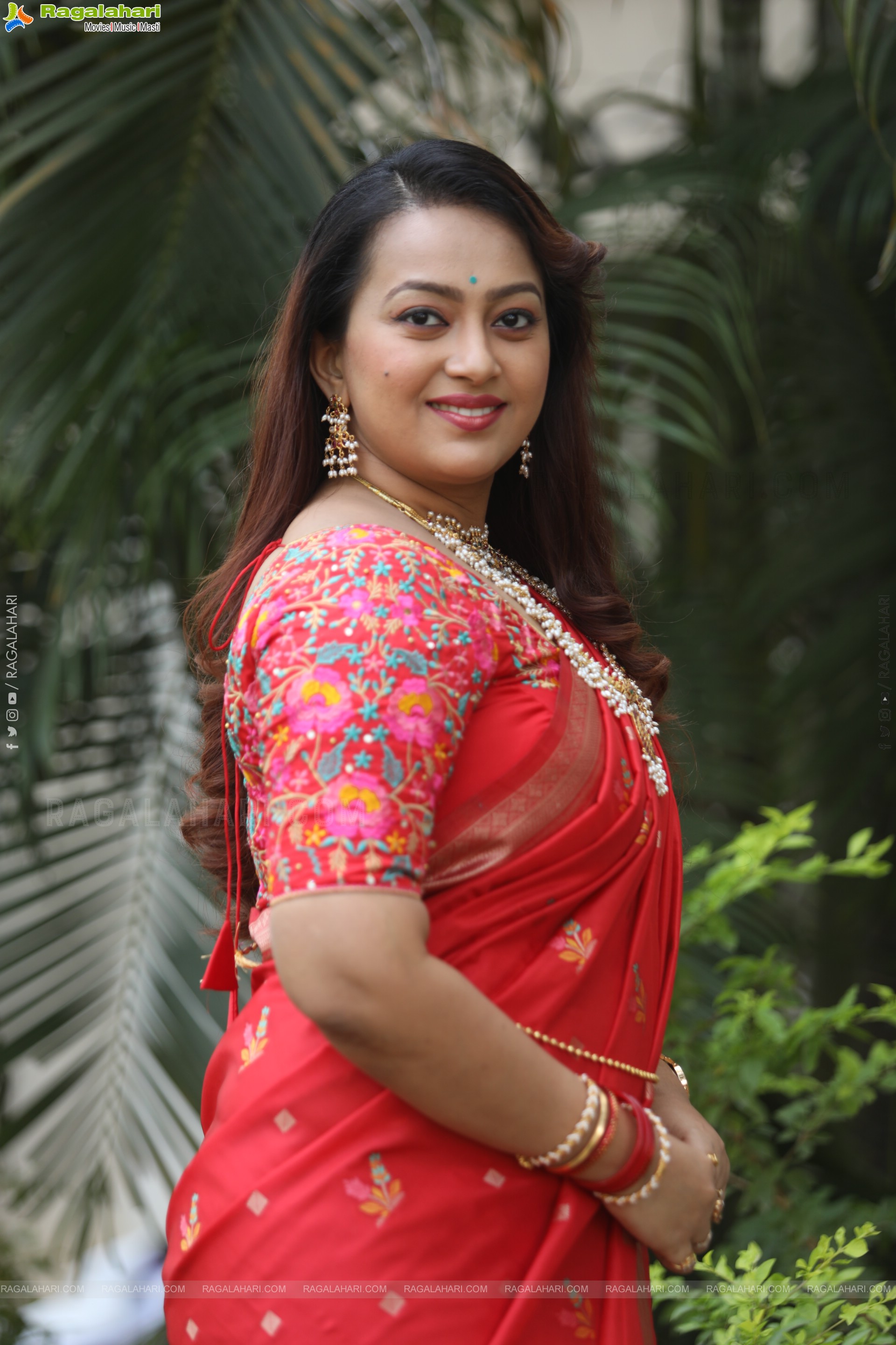 Ester Noronha Latest Photoshoot Stills, HD Gallery