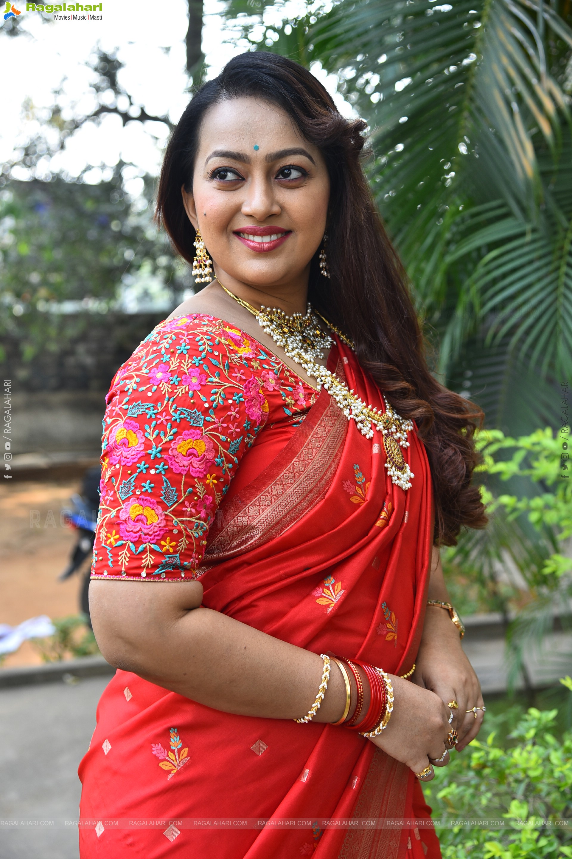 Ester Noronha Latest Photoshoot Stills, HD Gallery