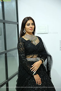 Kushitha Kallapu Stills in Black Dress, HD Gallery