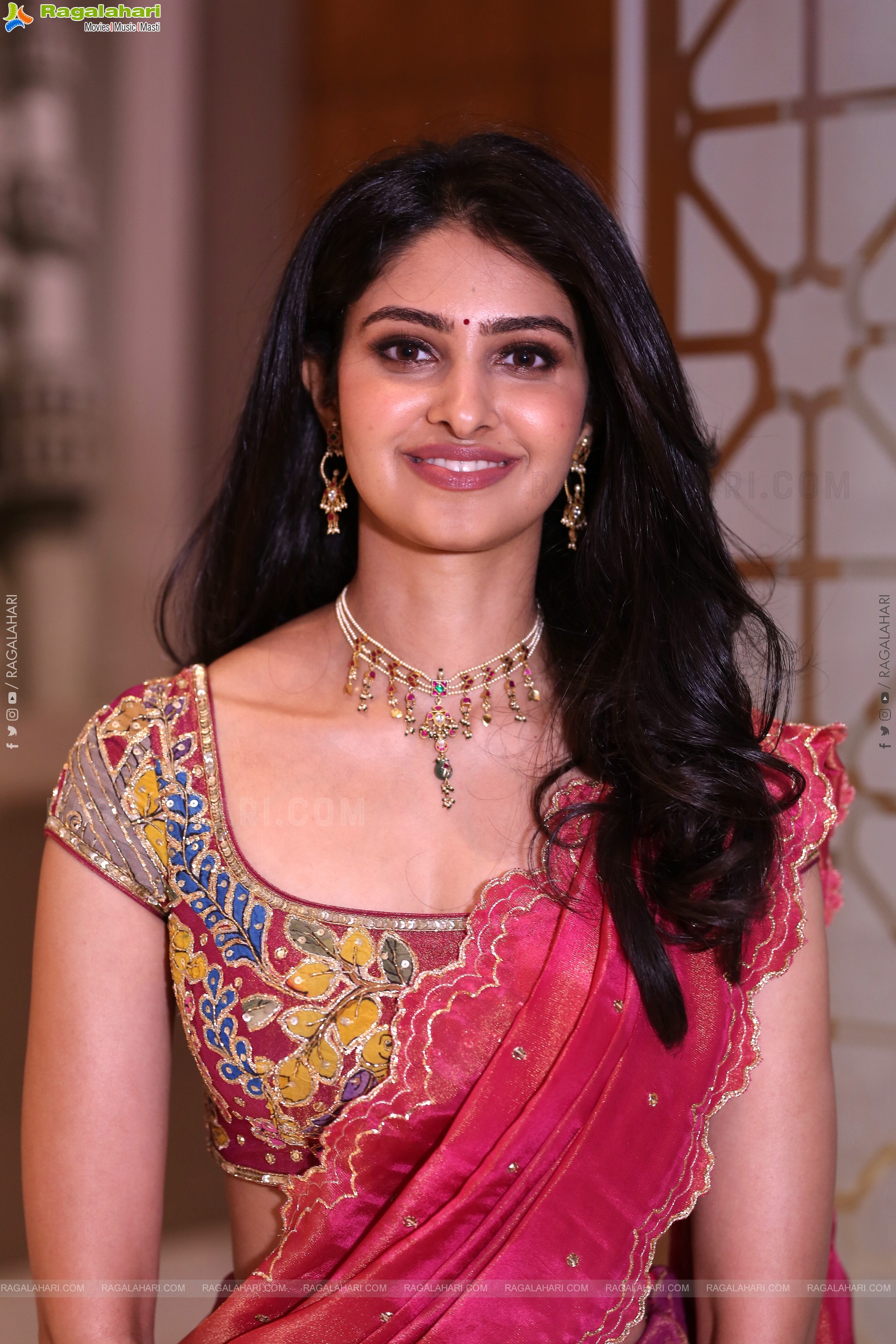 Manasa Varanasi at Devaki Nandana Vasudeva Prerelease Event, HD Gallery