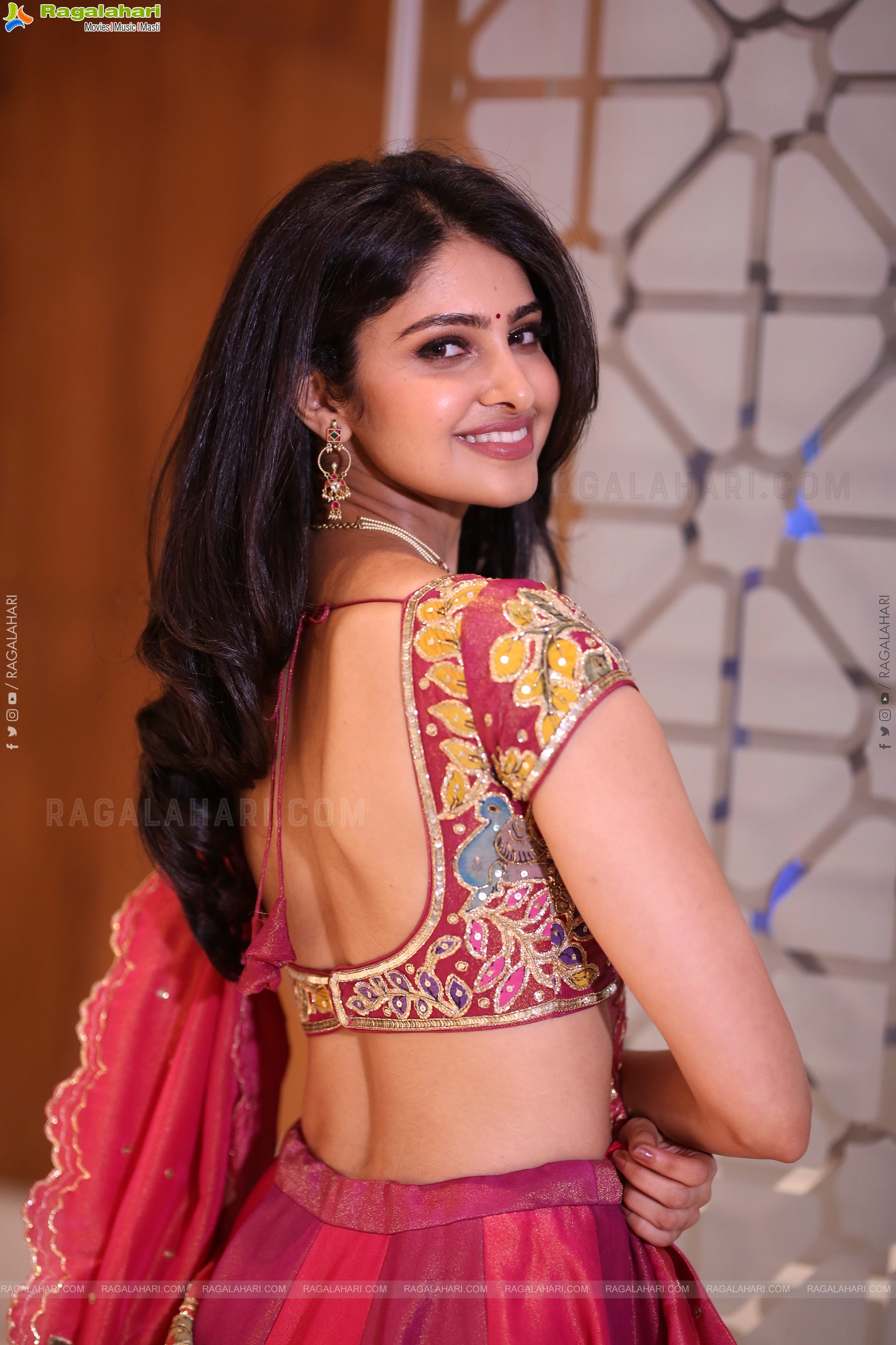 Manasa Varanasi at Devaki Nandana Vasudeva Prerelease Event, HD Gallery