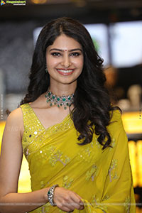 Manasa Varanasi at Devaki Nandana Vasudeva Trailer Launch