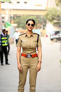 Meenakshi Chaudhary at Sankranthiki Vasthunnaam Press Meet 