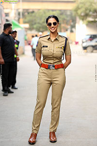 Meenakshi Chaudhary at Sankranthiki Vasthunnaam Press Meet 