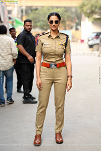 Meenakshi Chaudhary at Sankranthiki Vasthunnaam Press Meet 