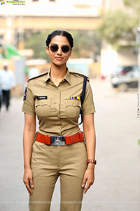 Meenakshi Chaudhary at Sankranthiki Vasthunnaam Press Meet 