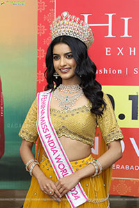 Nikita Porwal at Hi Life Exhibition Launch Event, HD Gallery