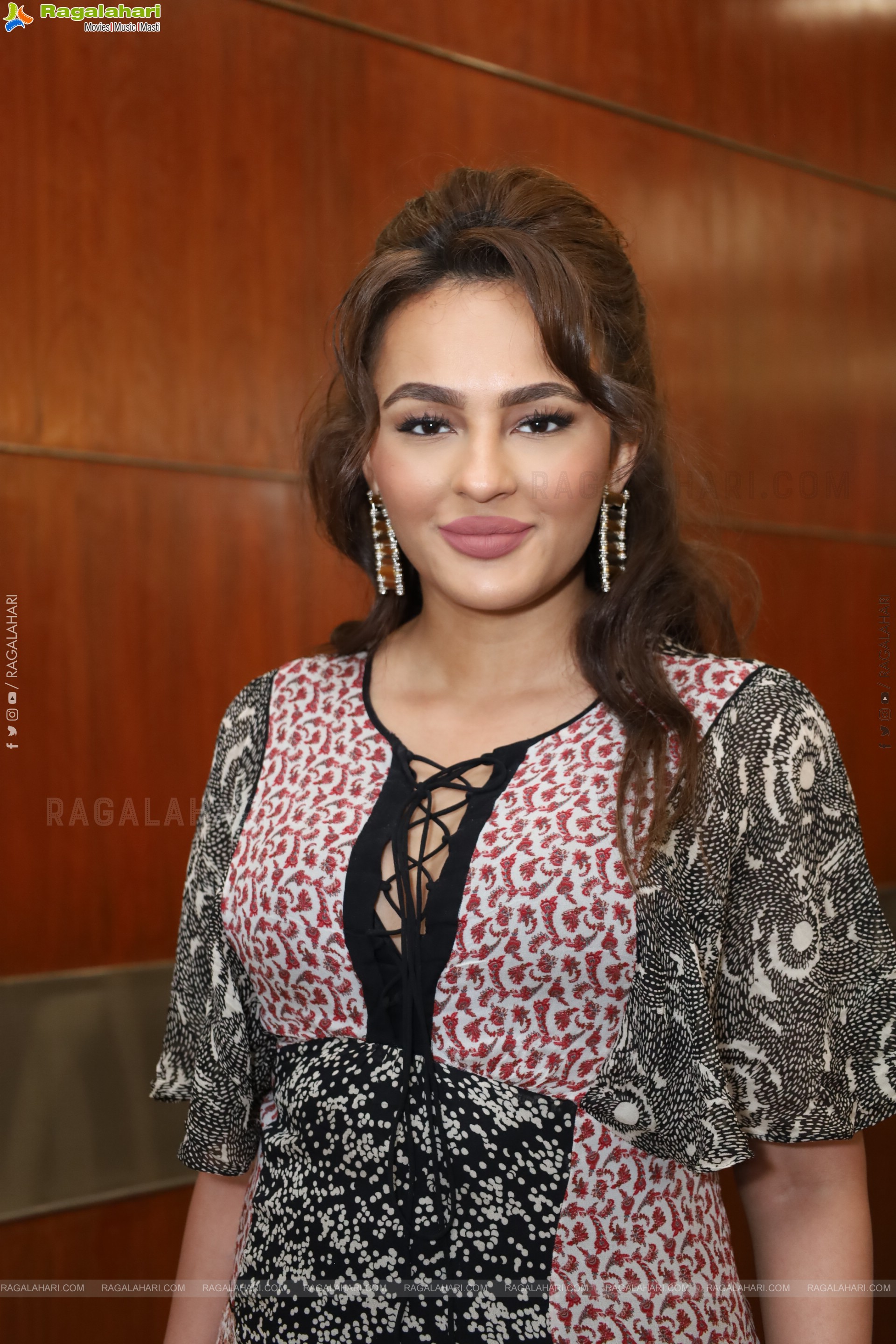 Seerat Kapoor at Hi Life Exhibition Launch Event, HD Gallery