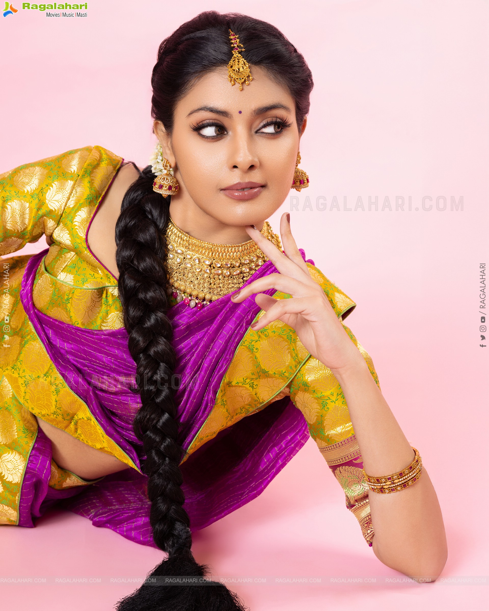 Debutant Heroine Veenah Rao HD Stills, Photo Gallery