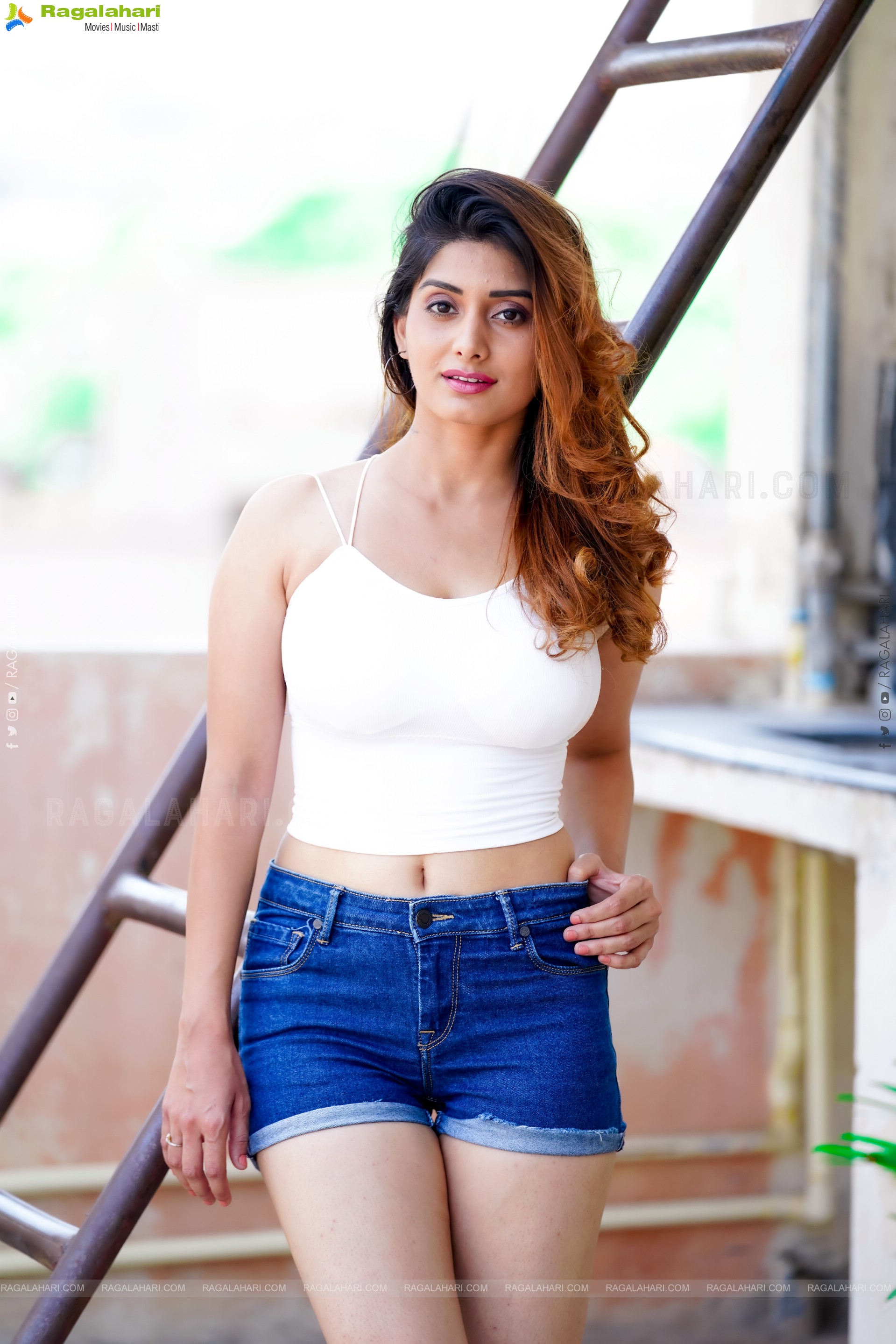 Kanika Wadhwa Latest Exclusive Photoshoot Stills, HD Gallery