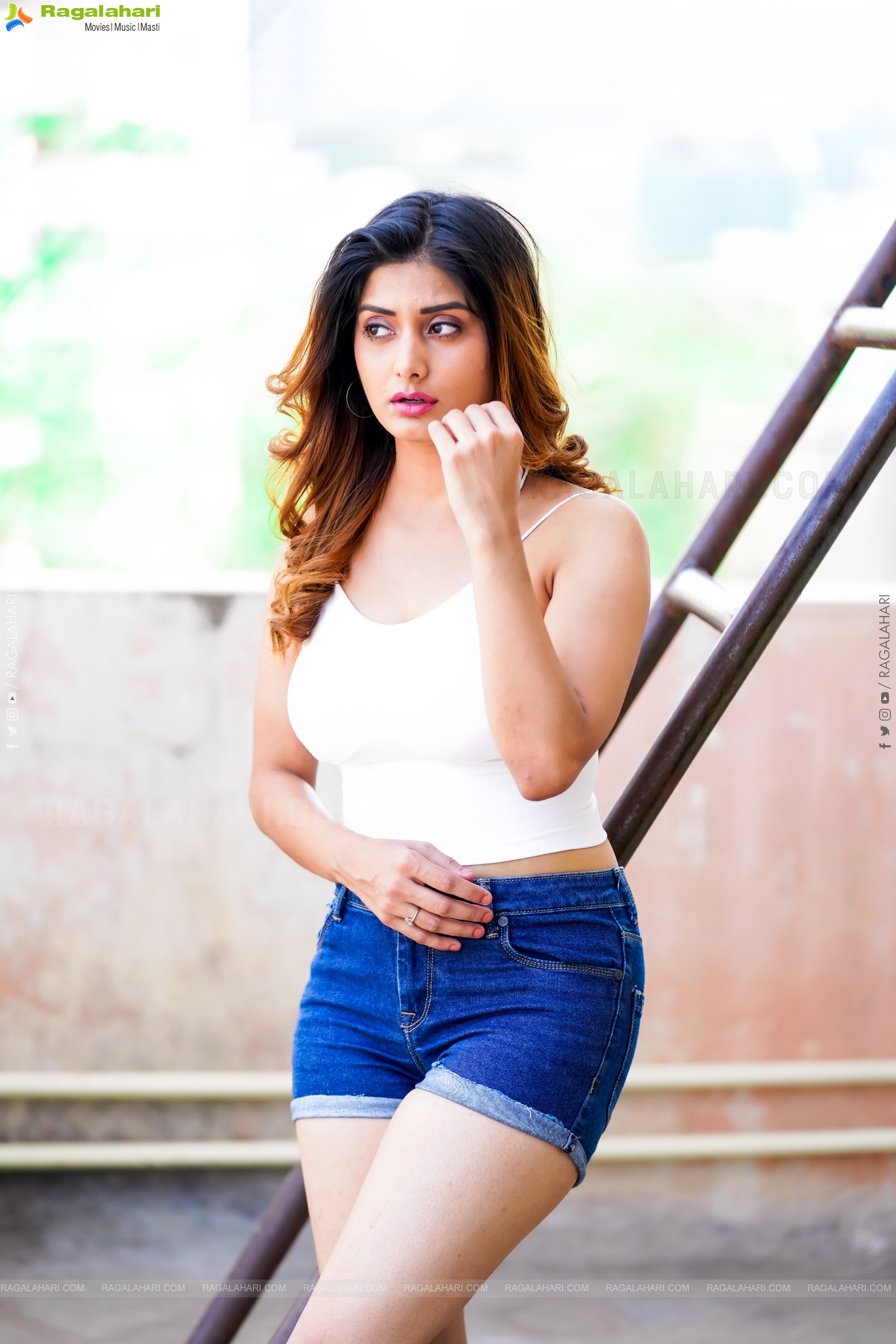 Kanika Wadhwa Latest Exclusive Photoshoot Stills, HD Gallery