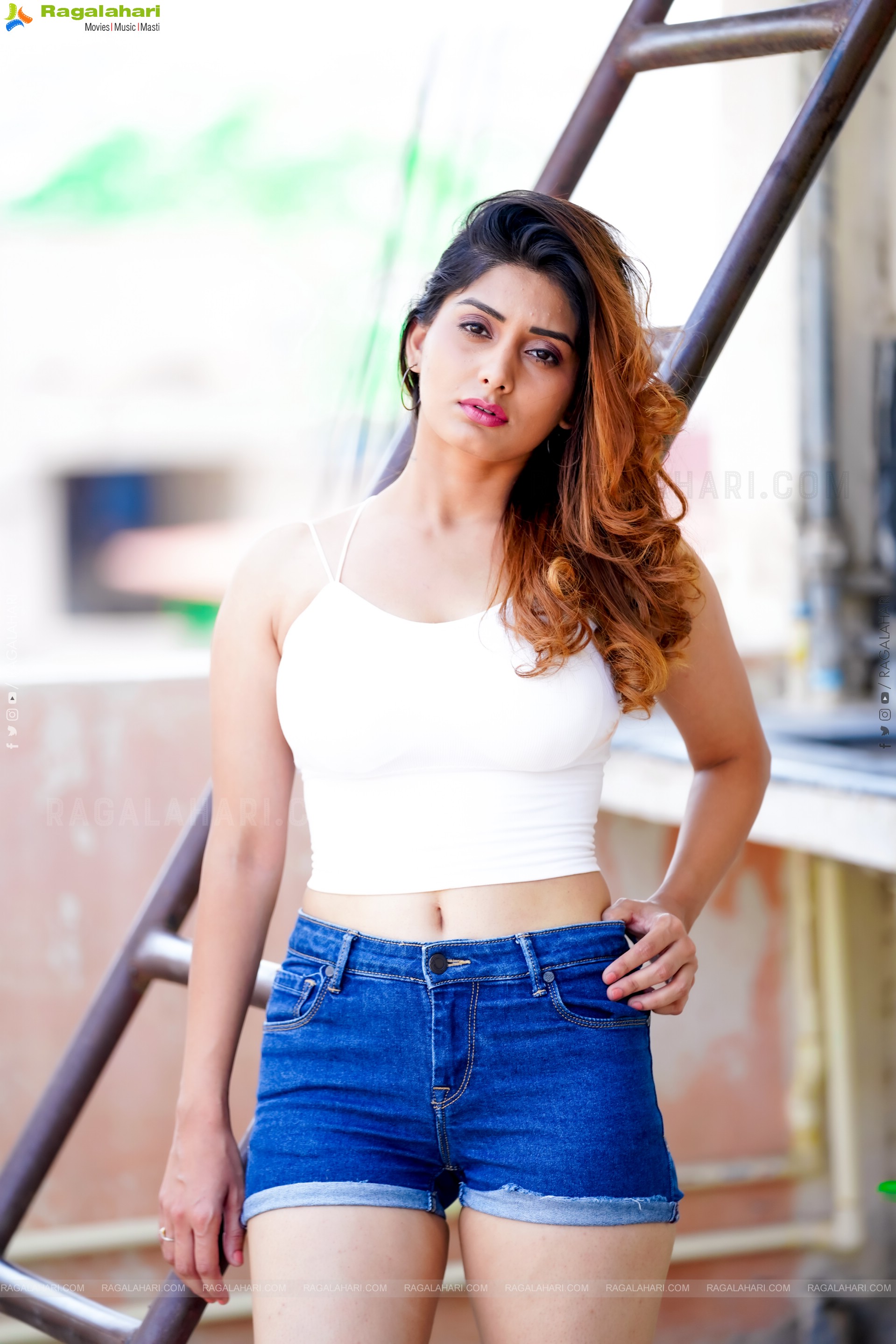 Kanika Wadhwa Latest Exclusive Photoshoot Stills, HD Gallery