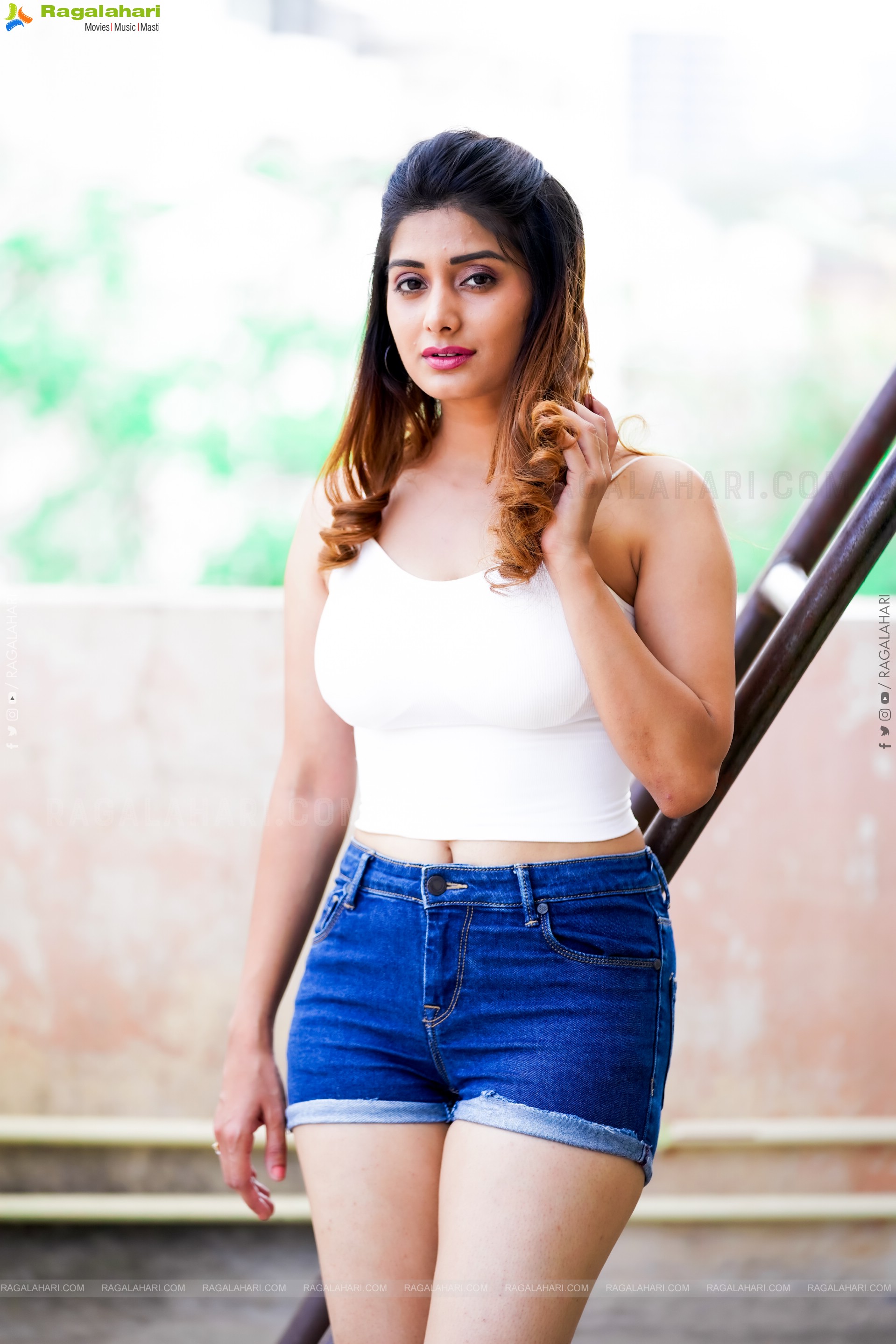 Kanika Wadhwa Latest Exclusive Photoshoot Stills, HD Gallery