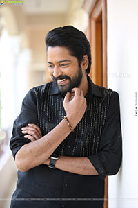 Allari Naresh at 12A Railway Colony Interview, HD Gallery 