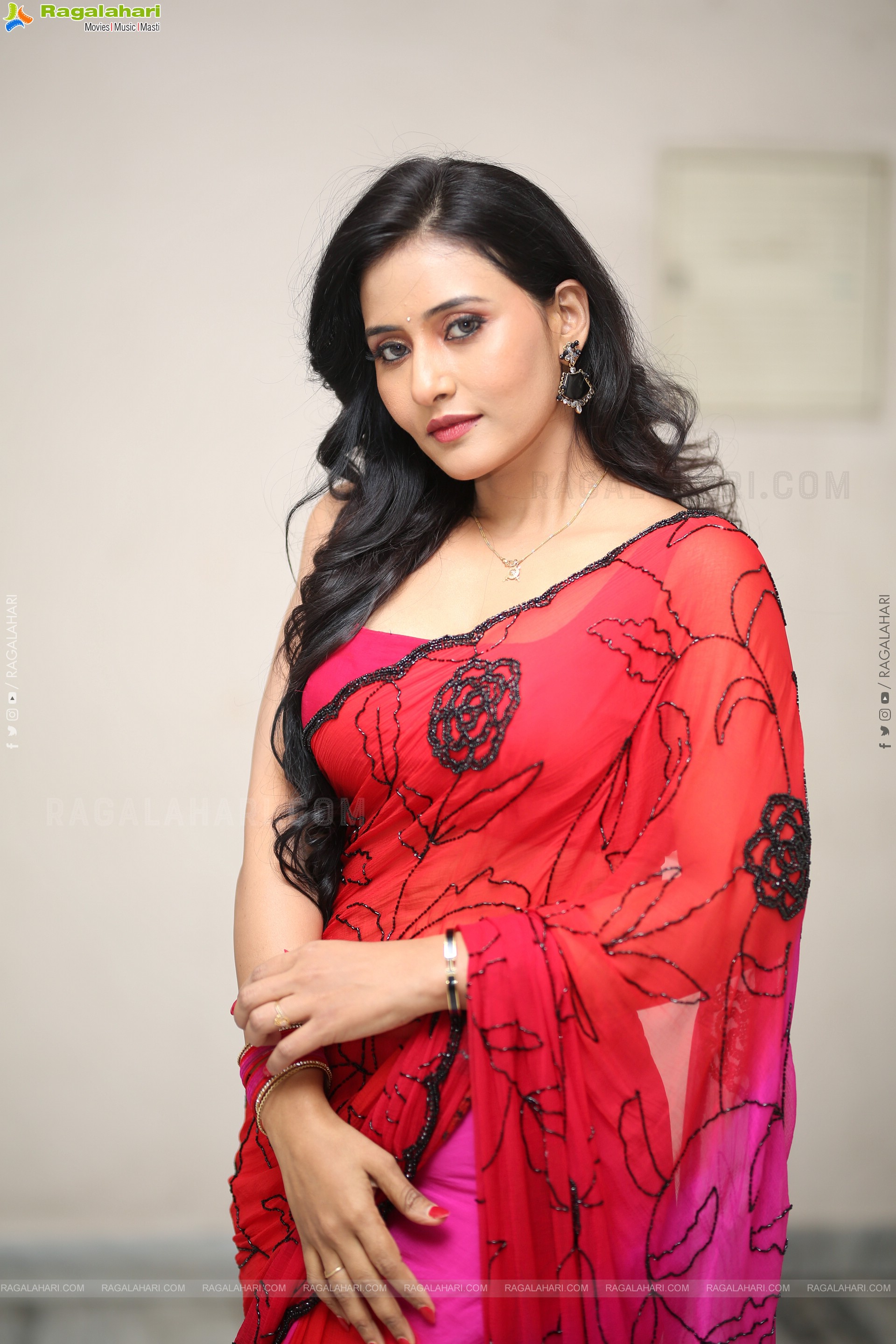 Anusri Aira Stills in Red Saree, HD Gallery