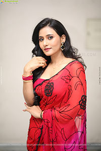 Anusri Aira Stills in Red Saree, HD Gallery