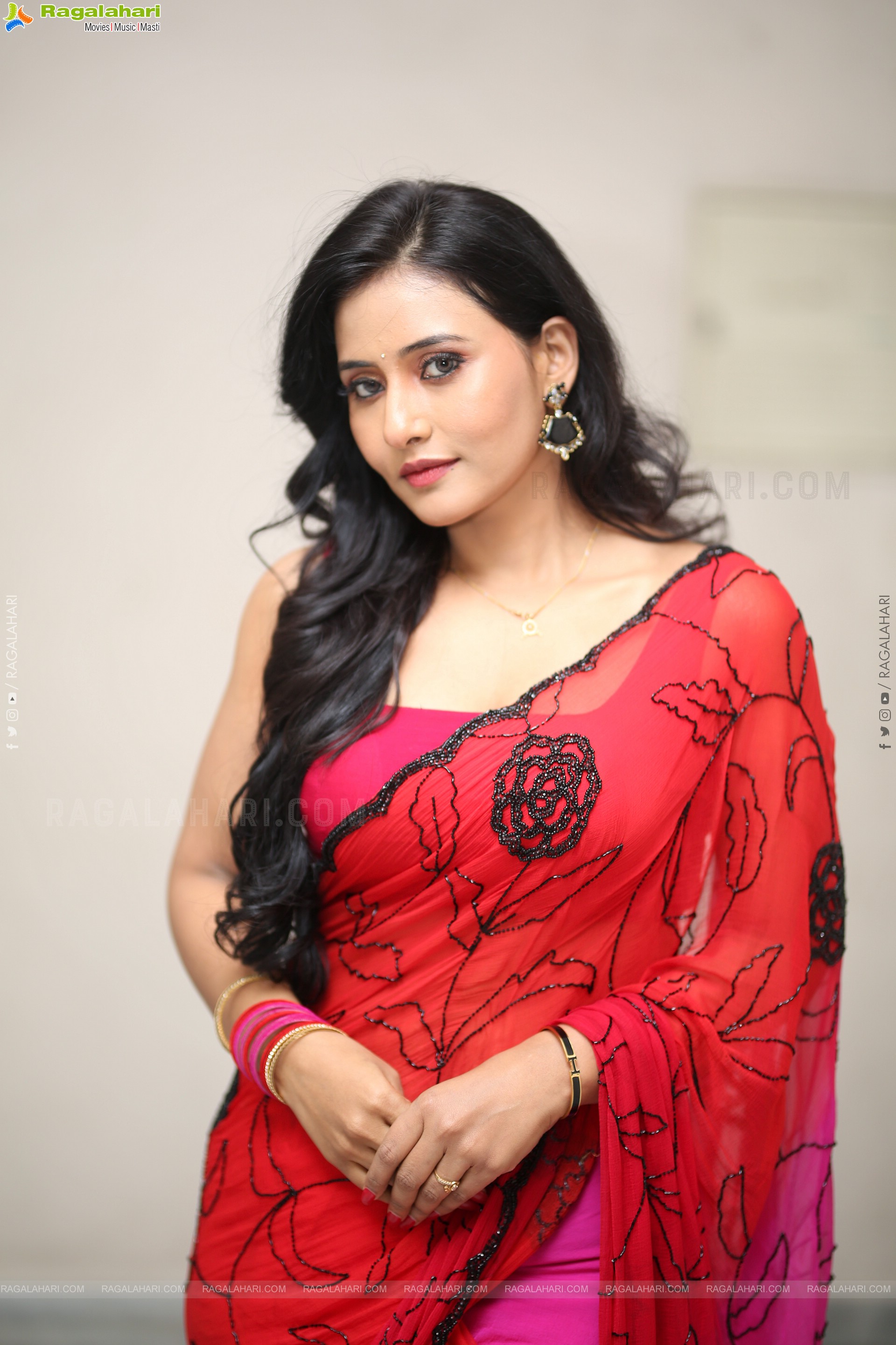 Anusri Aira Stills in Red Saree, HD Gallery