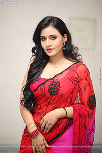 Anusri Aira Stills in Red Saree, HD Gallery