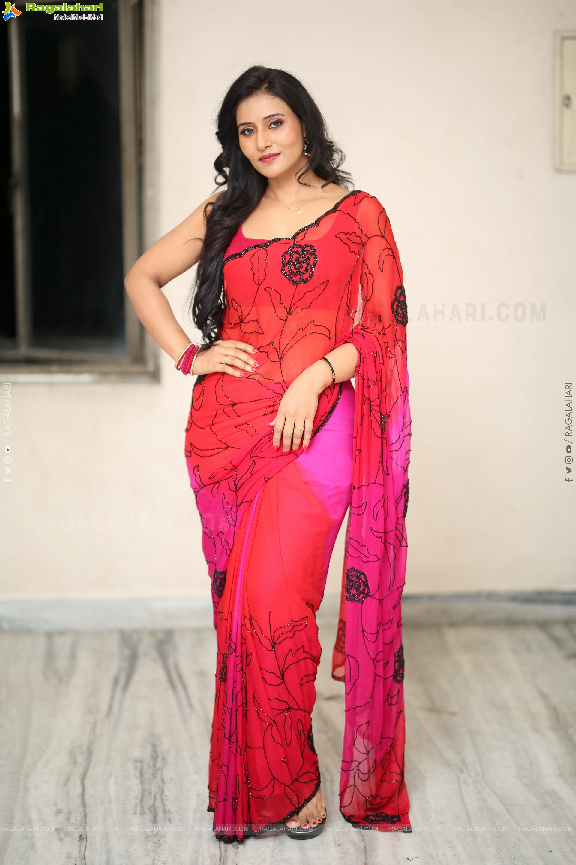 Anusri Aira Stills in Red Saree, HD Gallery