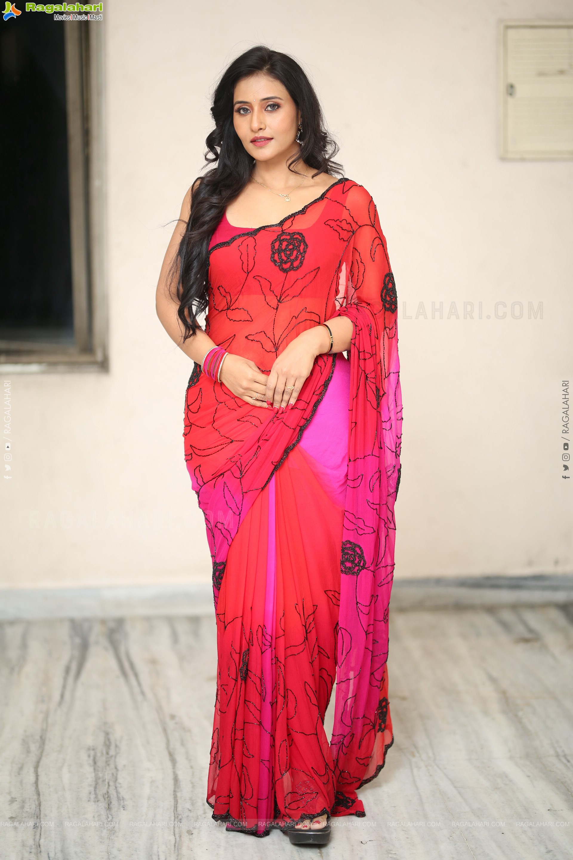 Anusri Aira Stills in Red Saree, HD Gallery