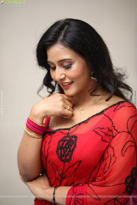 Anusri Aira Stills in Red Saree, HD Gallery