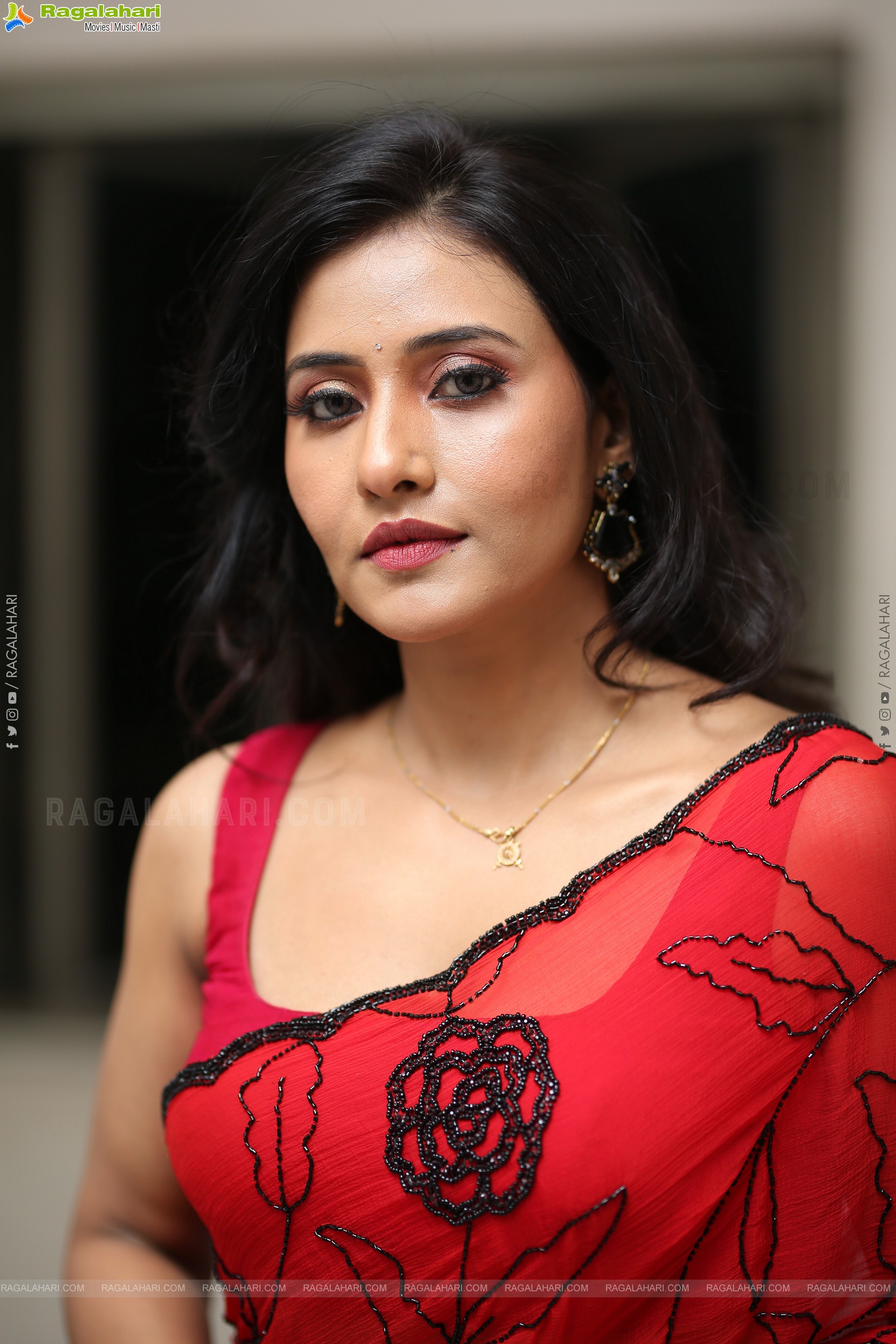 Anusri Aira Stills in Red Saree, HD Gallery
