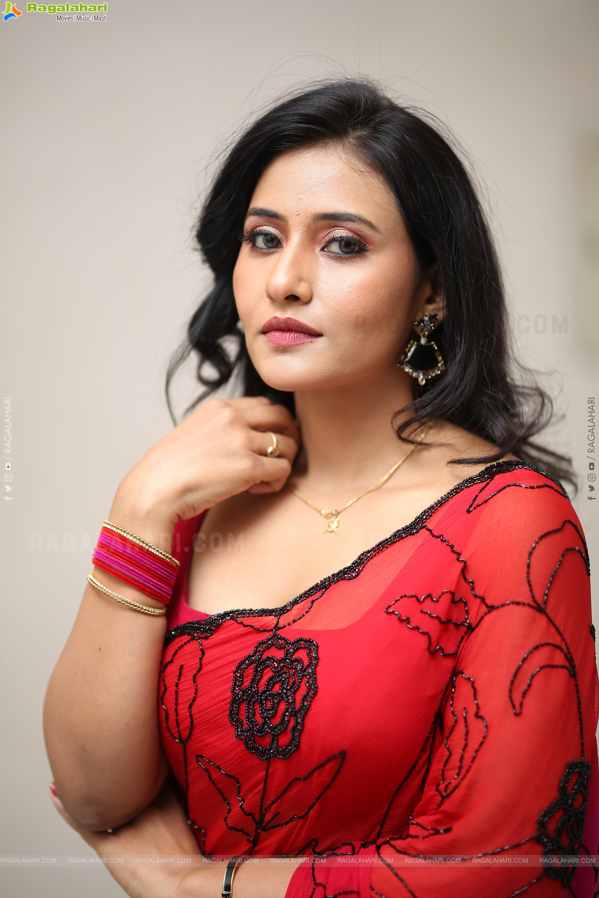 Anusri Aira Stills in Red Saree, HD Gallery