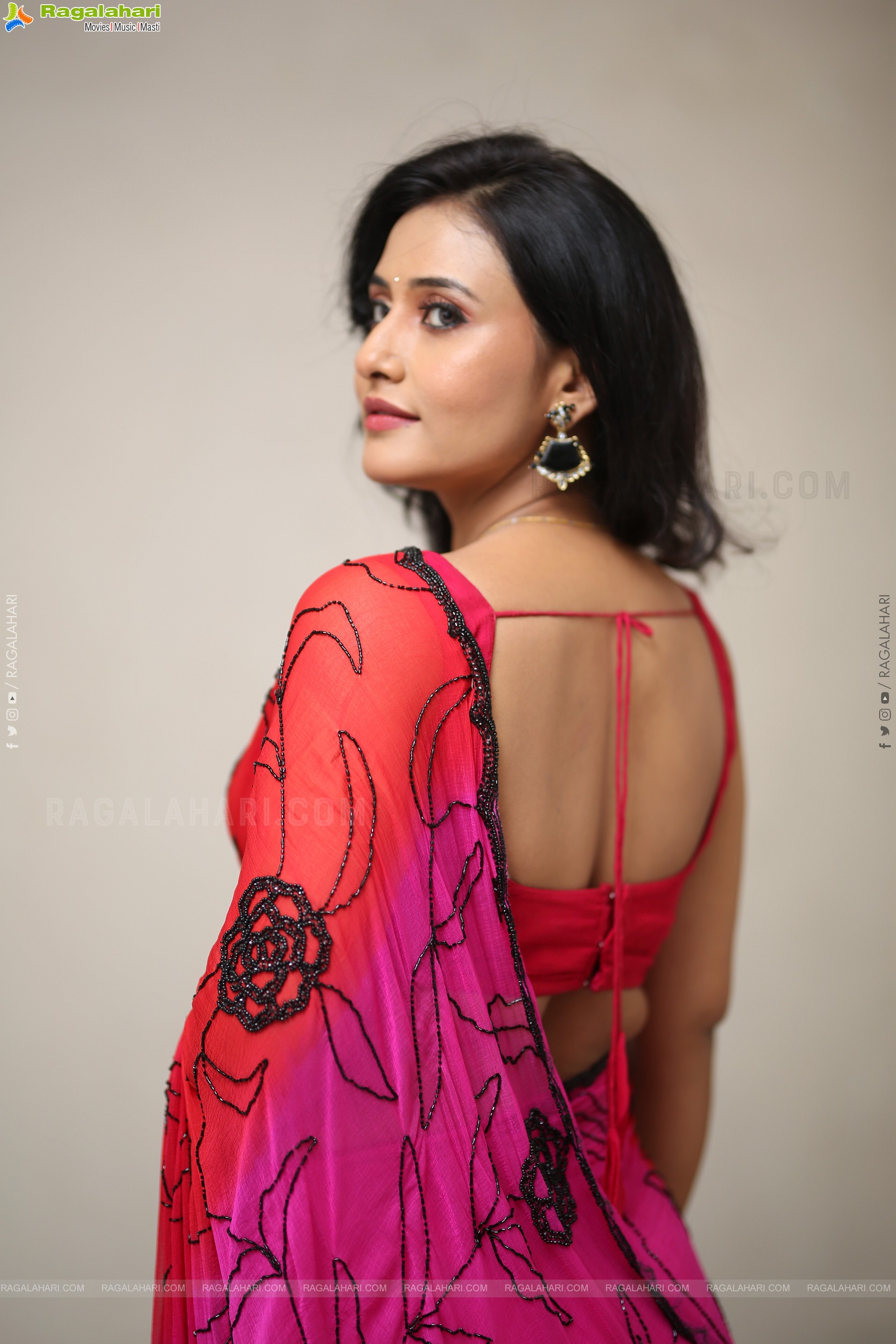 Anusri Aira Stills in Red Saree, HD Gallery